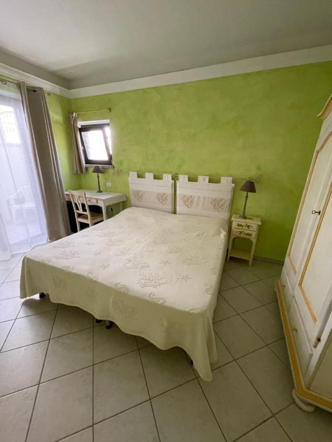 B&B Le Farfalle Palau Eksteriør bilde