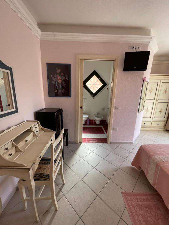 B&B Le Farfalle Palau Eksteriør bilde