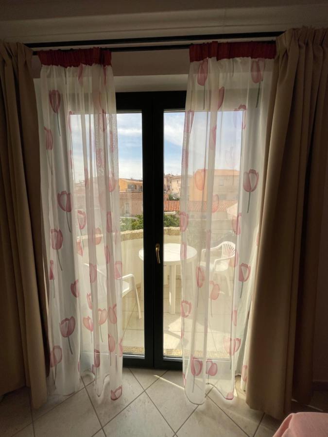 B&B Le Farfalle Palau Eksteriør bilde