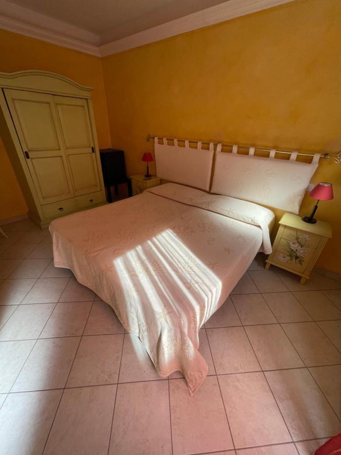 B&B Le Farfalle Palau Eksteriør bilde