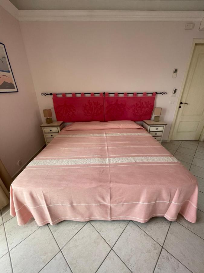B&B Le Farfalle Palau Eksteriør bilde