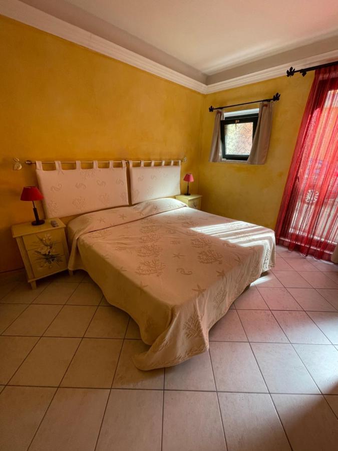 B&B Le Farfalle Palau Eksteriør bilde